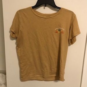 Vintage looking billabong t-shirt size medium